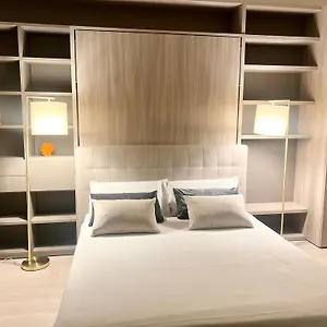 https://la-chambre-milano.italymilanhotels.net